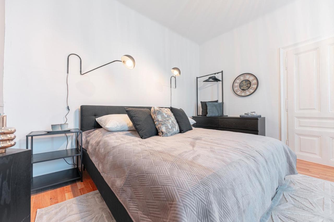 City Appartement Wagram Am Hauptbahnhof Sankt Poelten Kültér fotó