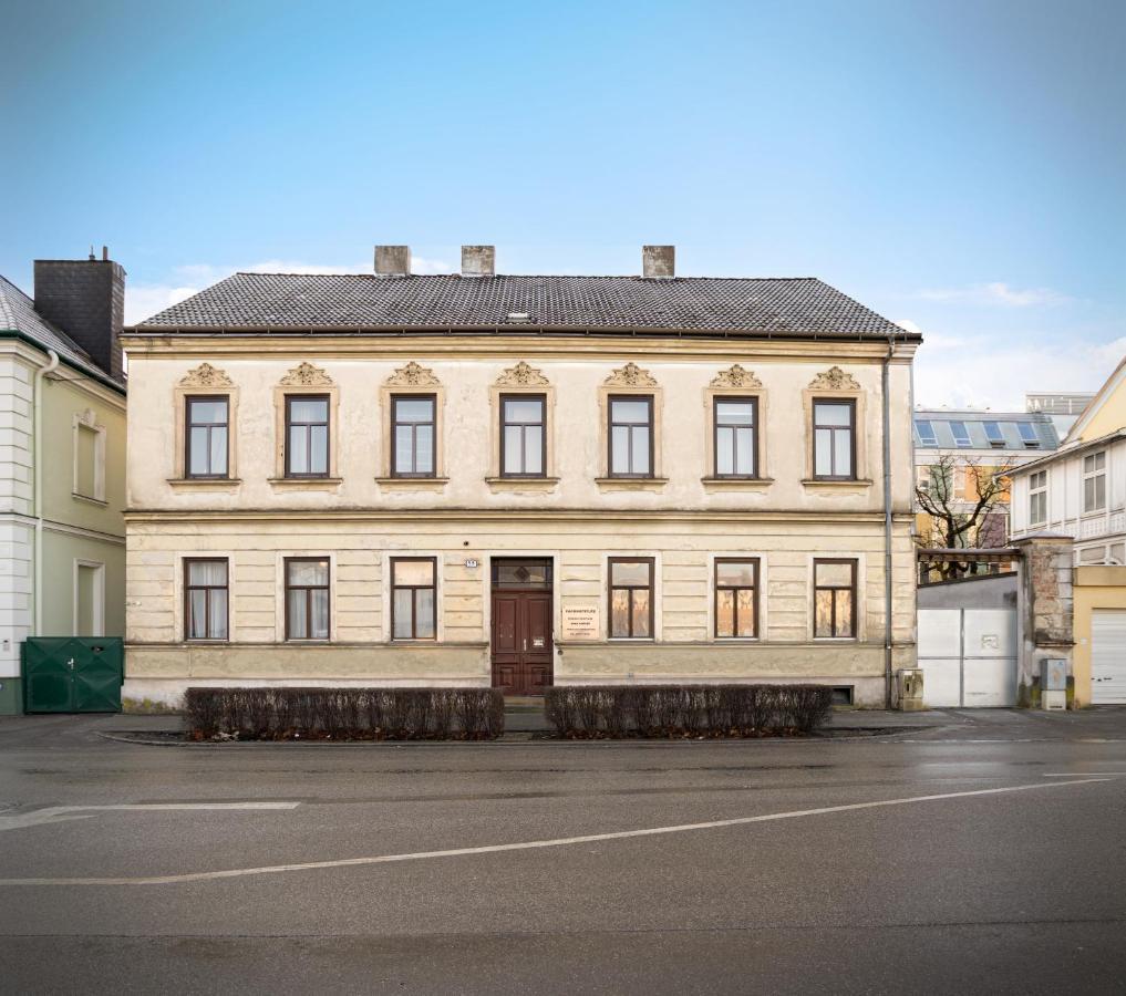 City Appartement Wagram Am Hauptbahnhof Sankt Poelten Kültér fotó