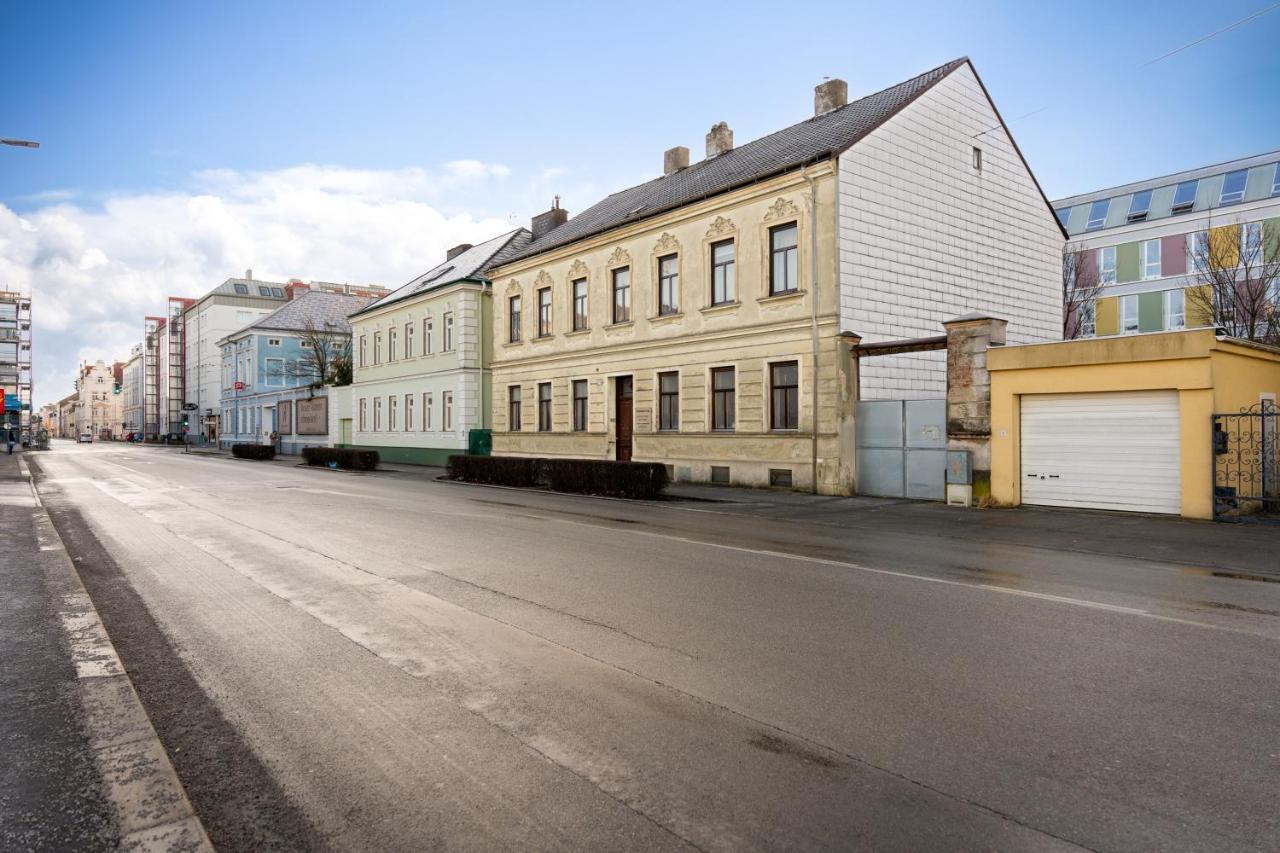 City Appartement Wagram Am Hauptbahnhof Sankt Poelten Kültér fotó